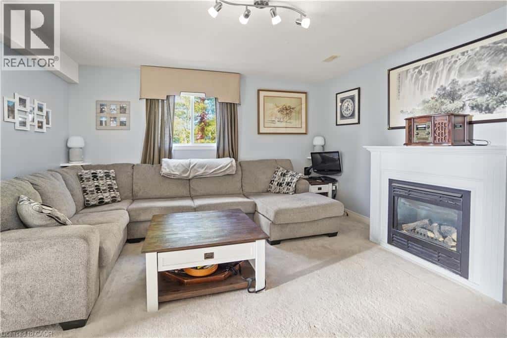 291 SCHNELLER Drive — Baden, Ontario - Photo 3 of 38