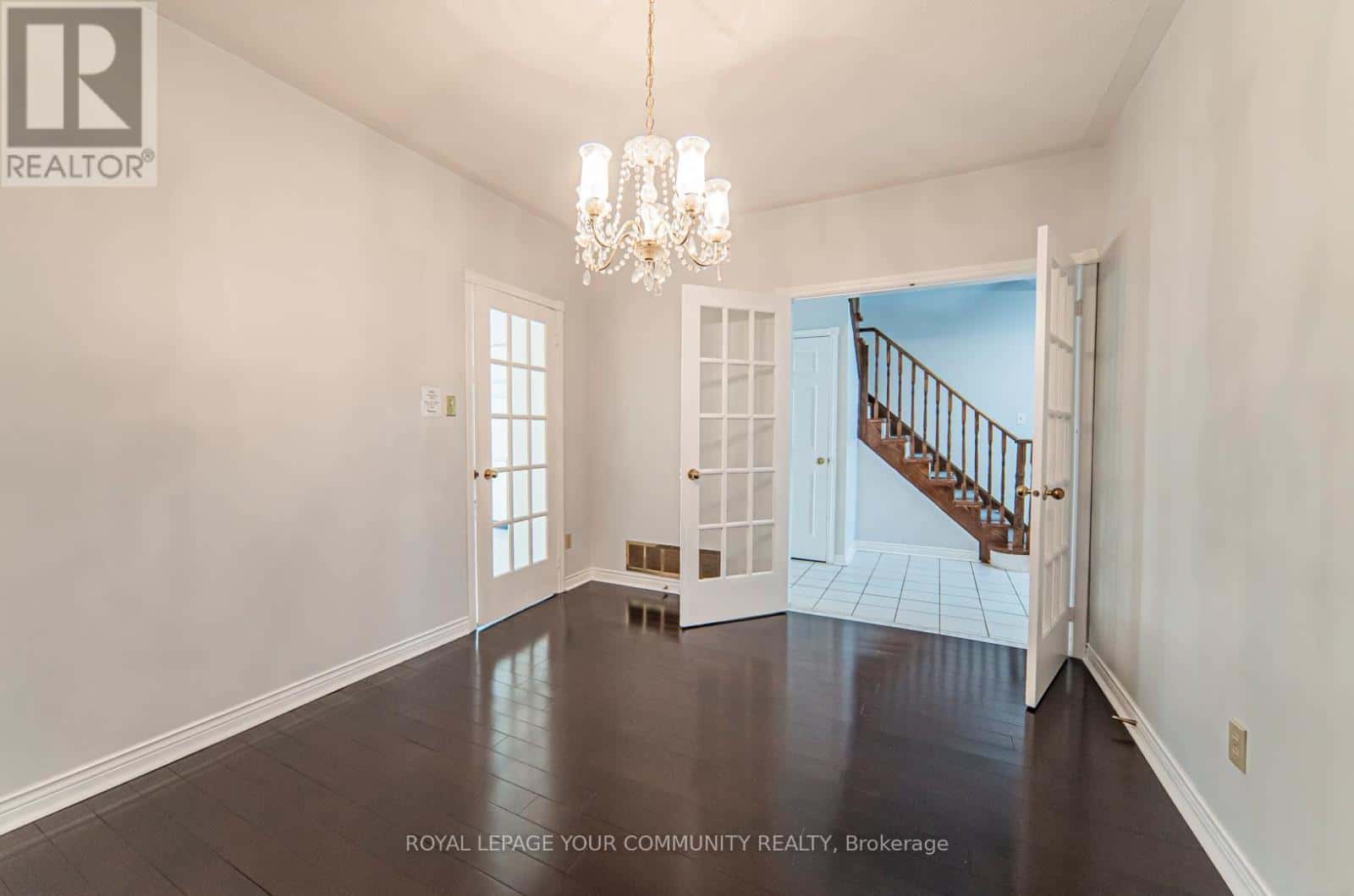 147 JOHN BUTTON BOULEVARD — Markham (Buttonville), Ontario - Photo 4 of 20