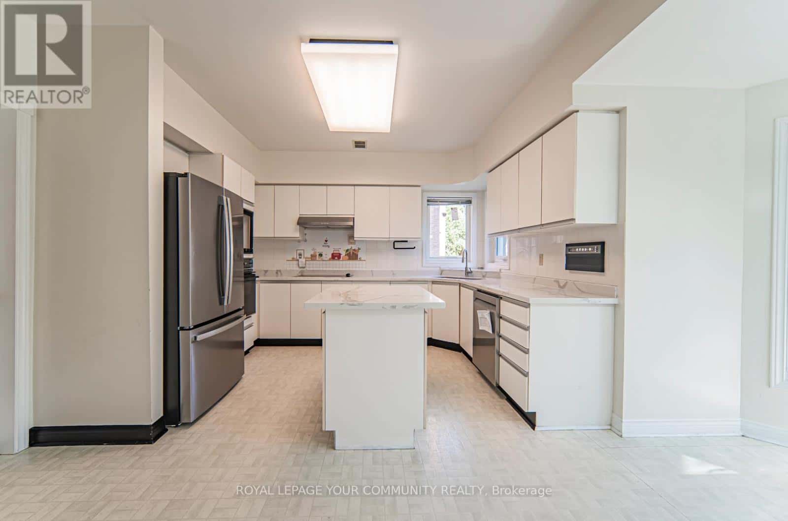 147 JOHN BUTTON BOULEVARD — Markham (Buttonville), Ontario - Photo 5 of 20