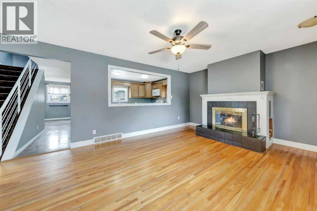 213 2 Avenue N — Marwayne, Alberta - Photo 3 of 31