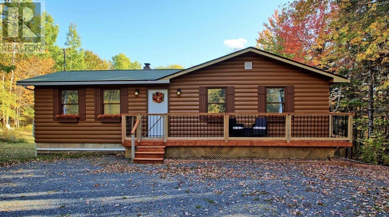 1394 14 Highway — Upper Rawdon, Nova Scotia - Photo 2 of 50