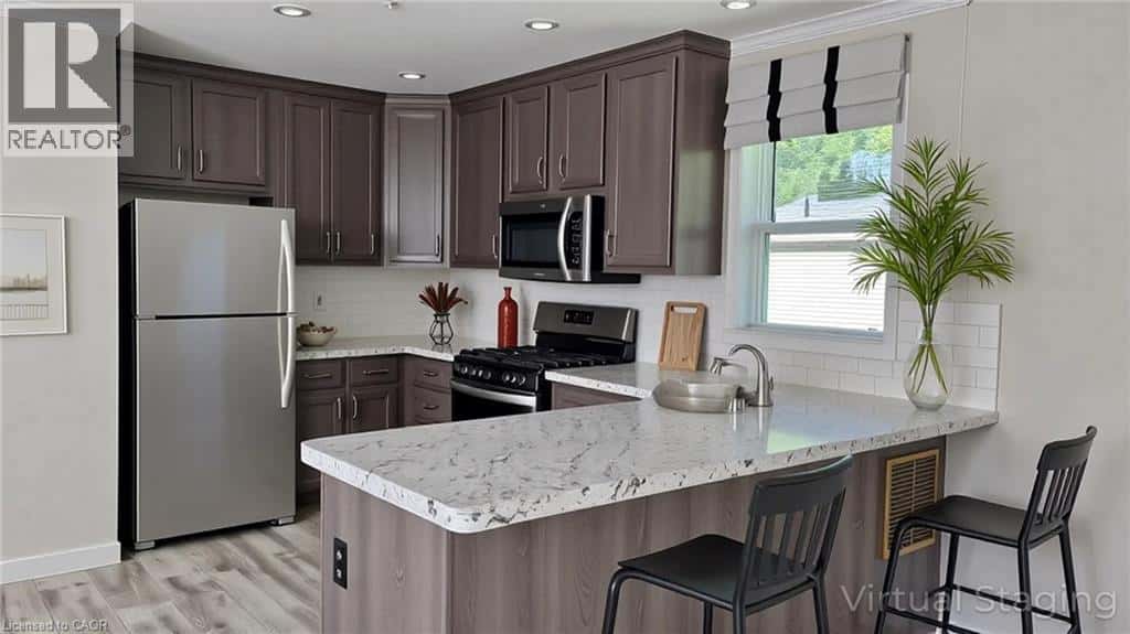 24 MACPHERSON Crescent — Flamborough, Ontario - Photo 3 of 18