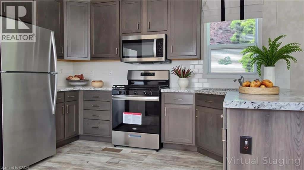 24 MACPHERSON Crescent — Flamborough, Ontario - Photo 5 of 18