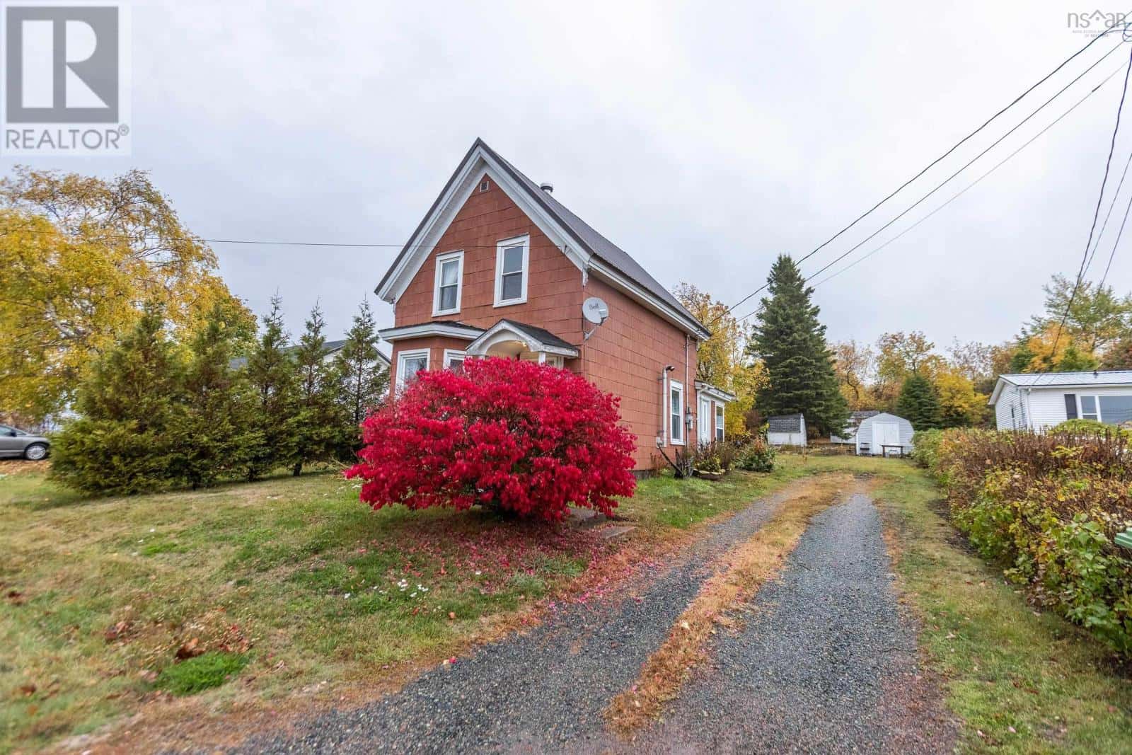 35 Lisgar Street — Springhill, Nova Scotia - Photo 2 of 30