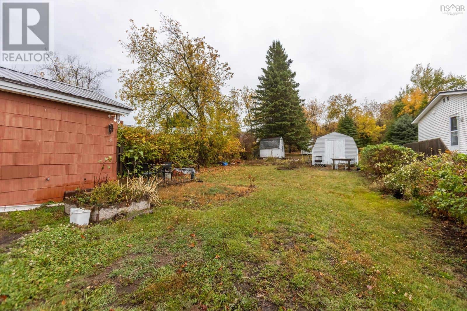 35 Lisgar Street — Springhill, Nova Scotia - Photo 4 of 30