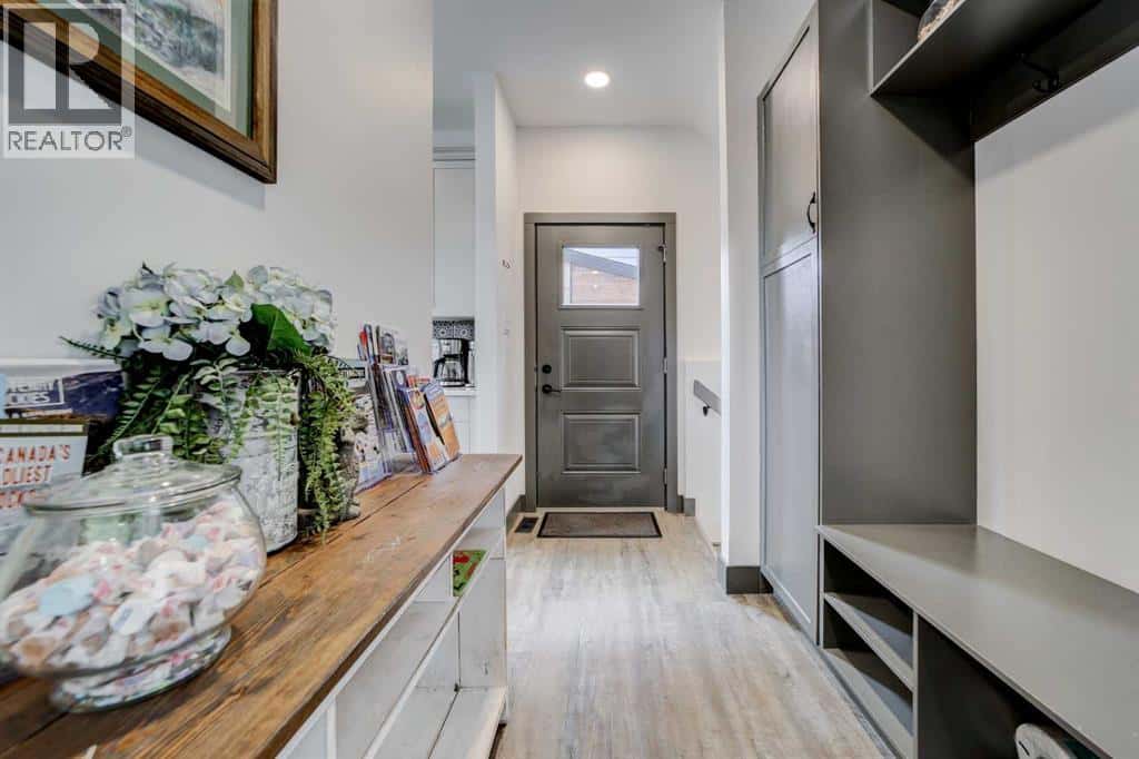 230 Southmore Place — Blairmore, Alberta - Photo 3 of 31