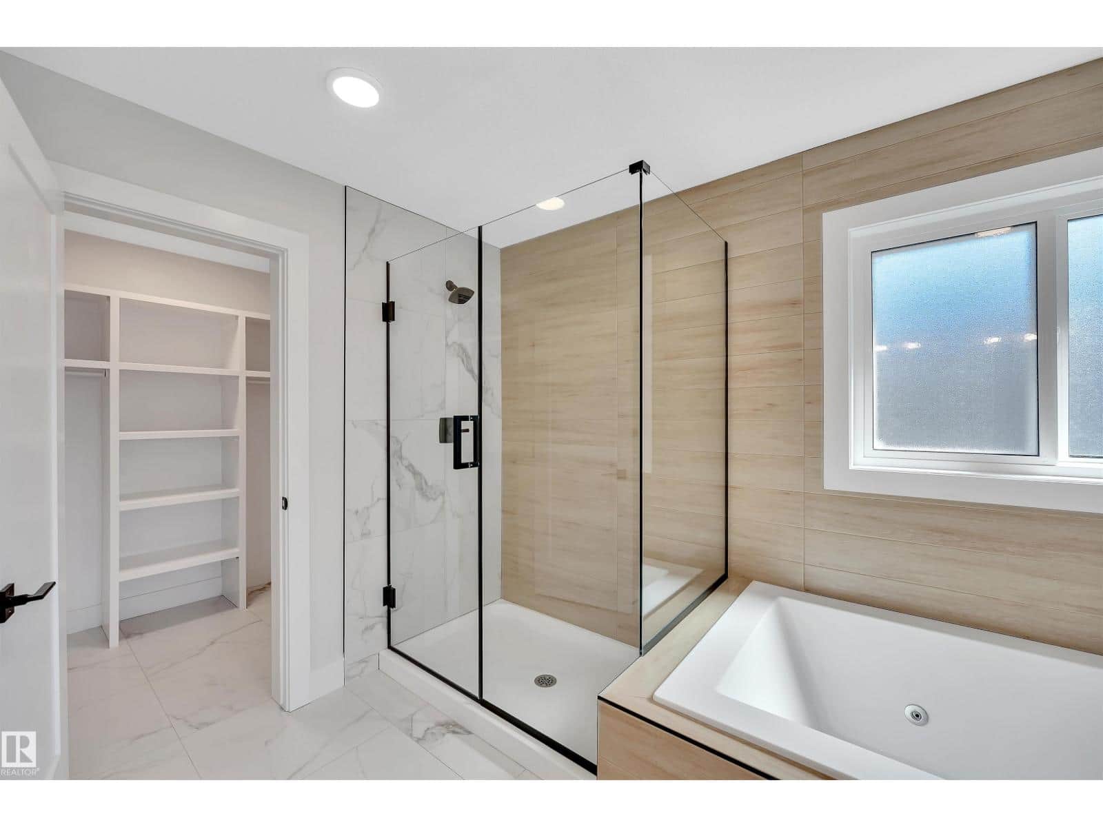 5 HILLWOOD TC - Photo 4 of 8, Spruce Grove, Alberta