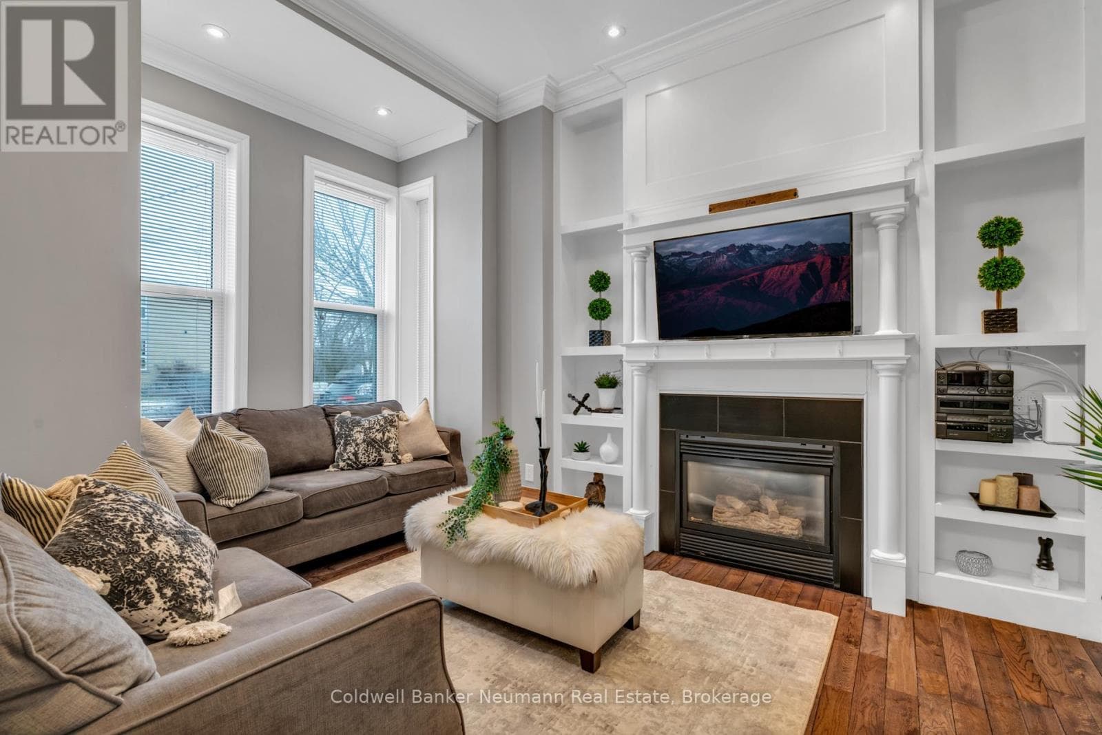 394 WOOLWICH STREET — Guelph (Exhibition Park), Ontario - Main photo