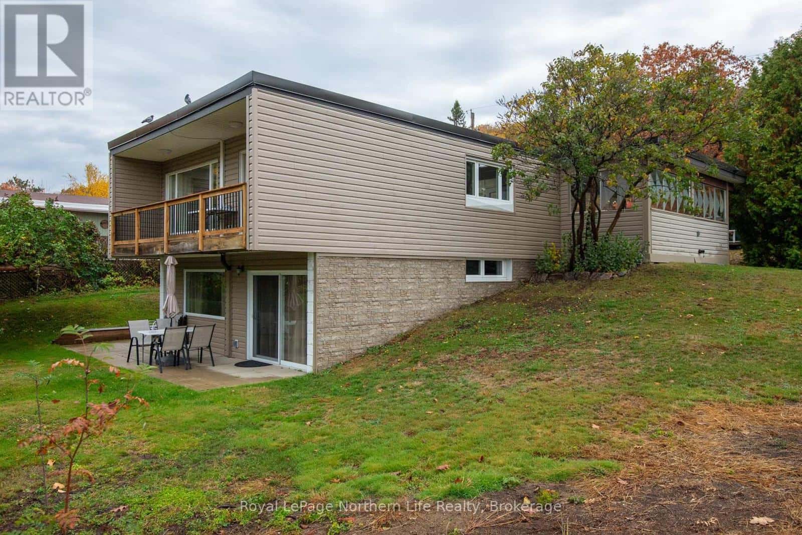 300 LEONARD STREET — North Bay (College Heights), Ontario - Photo 5 of 48