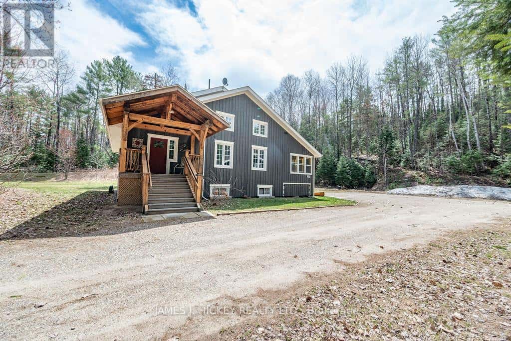 313 MEILLEUR'S ROAD — Laurentian Hills, Ontario - Photo 2 of 45