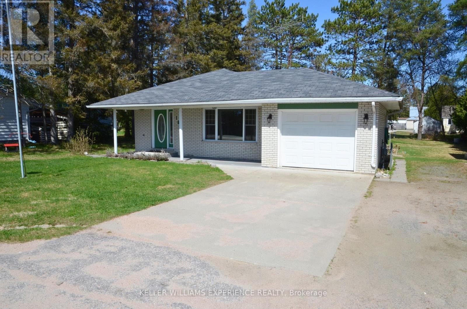 18 TEBBY BOULEVARD — South River, Ontario - Main photo