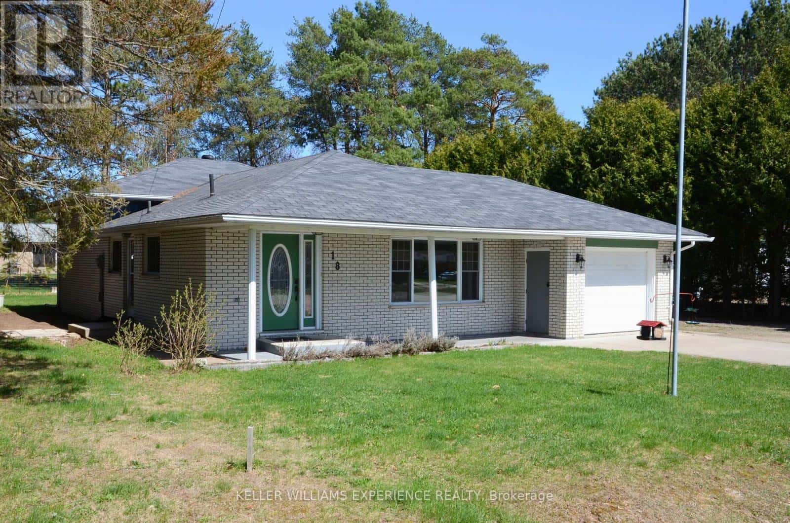 18 TEBBY BOULEVARD — South River, Ontario - Photo 3 of 48