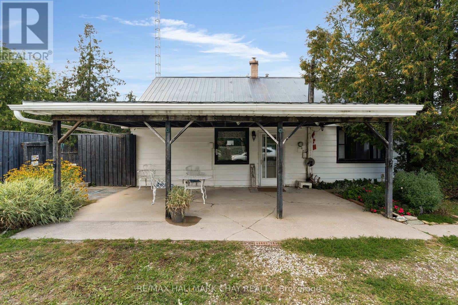 7 CAROLINE STREET E — Clearview (Creemore), Ontario - Photo 5 of 34