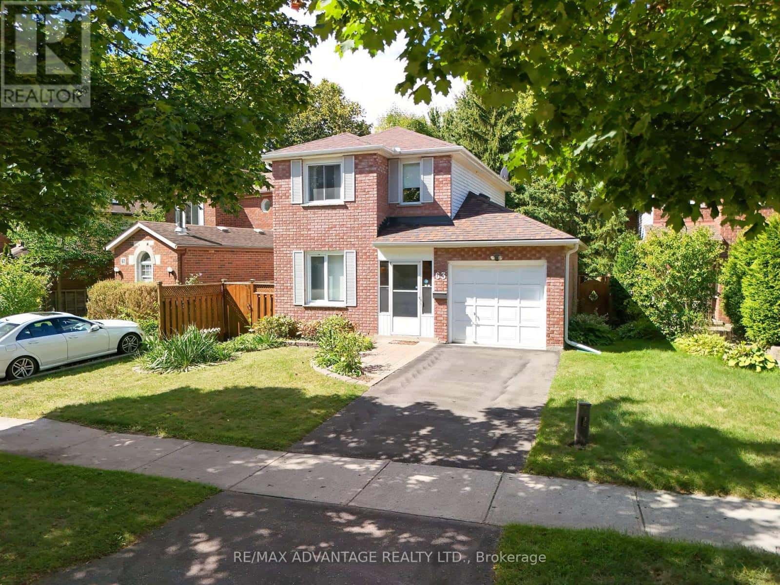 63 WALMER GARDENS — London North (North K), Ontario - Photo 3 of 38