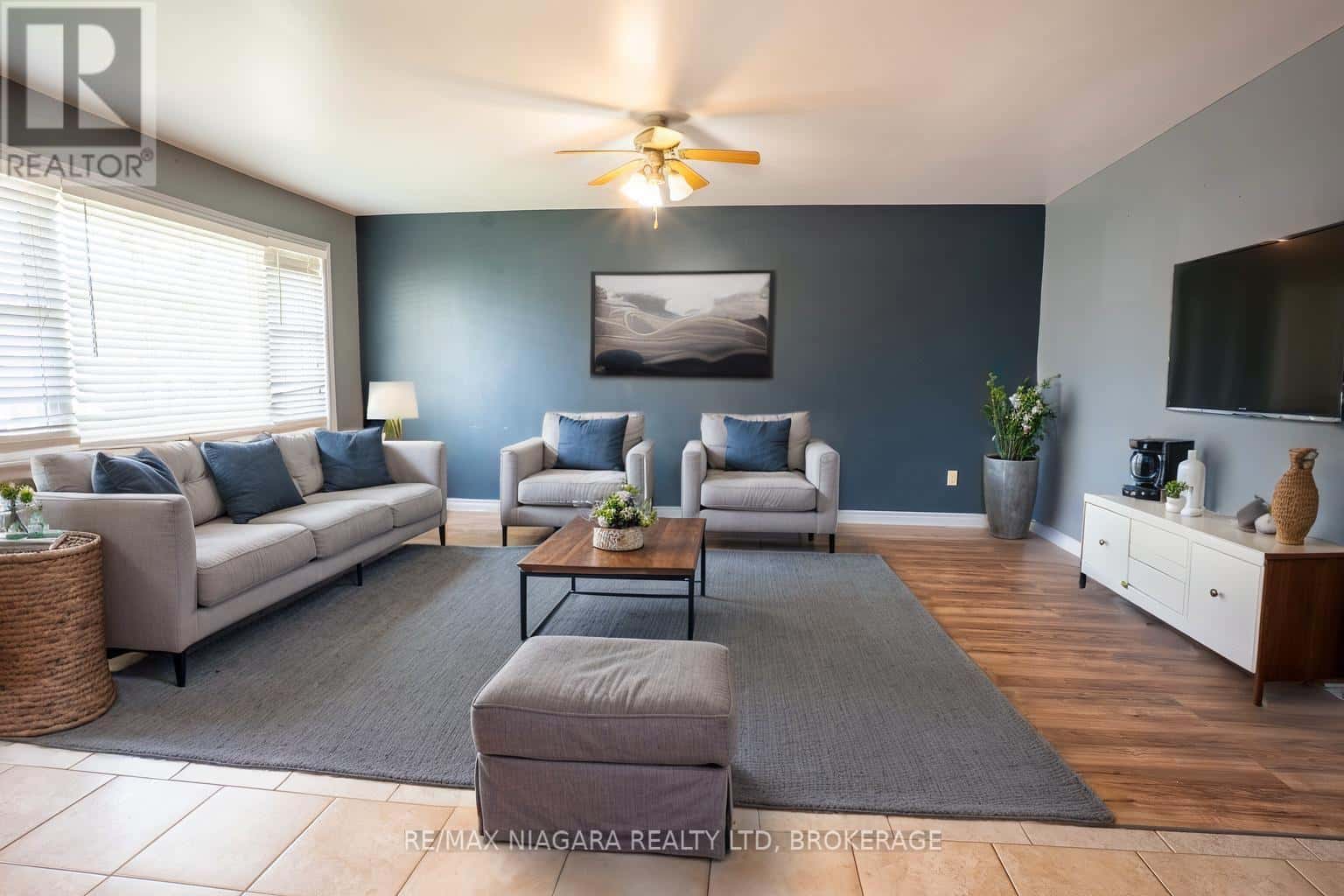 5 ST PETER STREET — St. Catharines (Burleigh Hill), Ontario - Photo 2 of 33