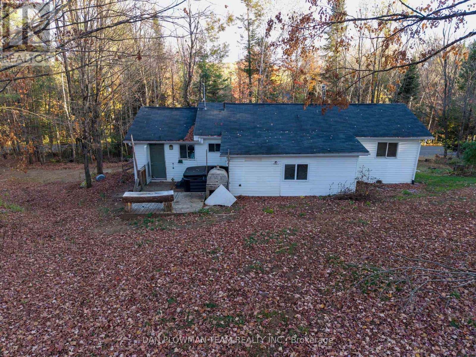 1919 IRONDALE ROAD — Highlands East (Glamorgan), Ontario - Photo 5 of 32