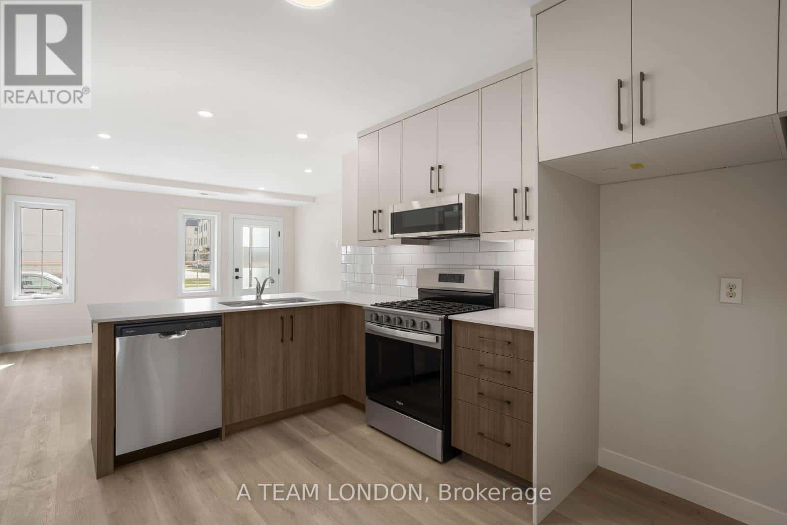 195 - 310 CALLAWAY ROAD — London North (North A), Ontario - Photo 5 of 29