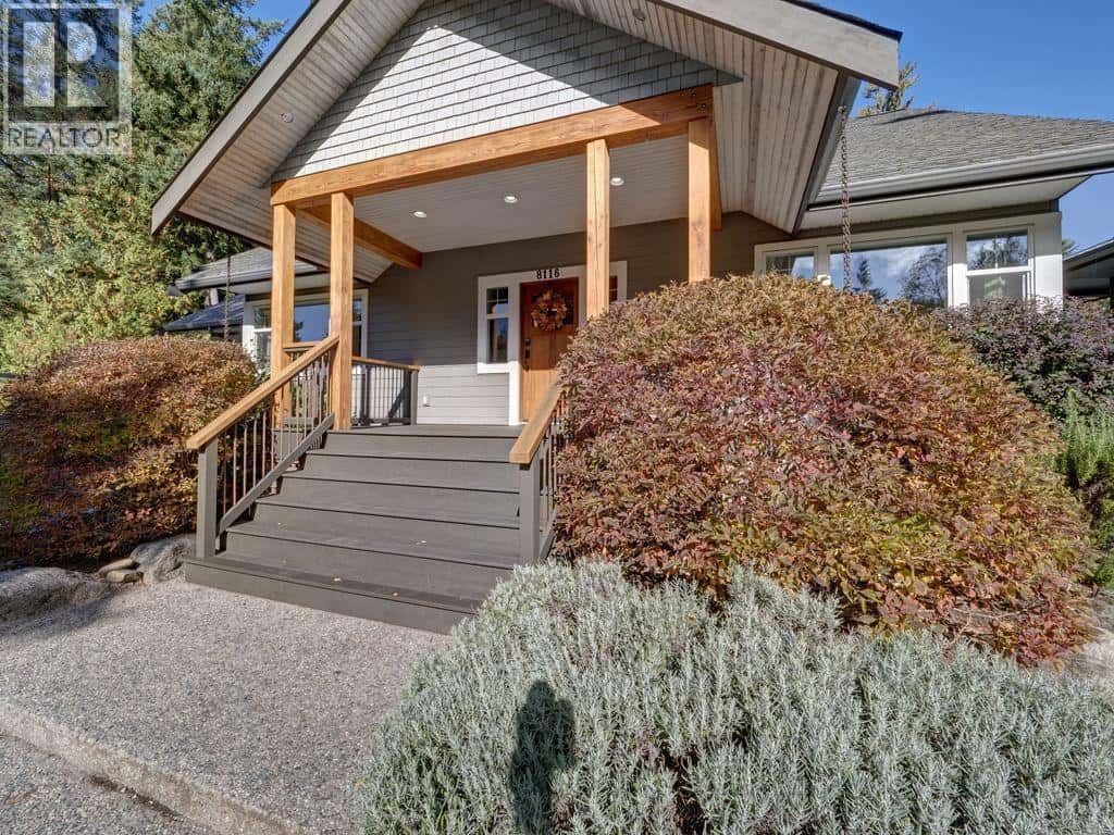 8116 SOUTHWOOD ROAD — Halfmoon Bay, British Columbia - Photo 3 of 36