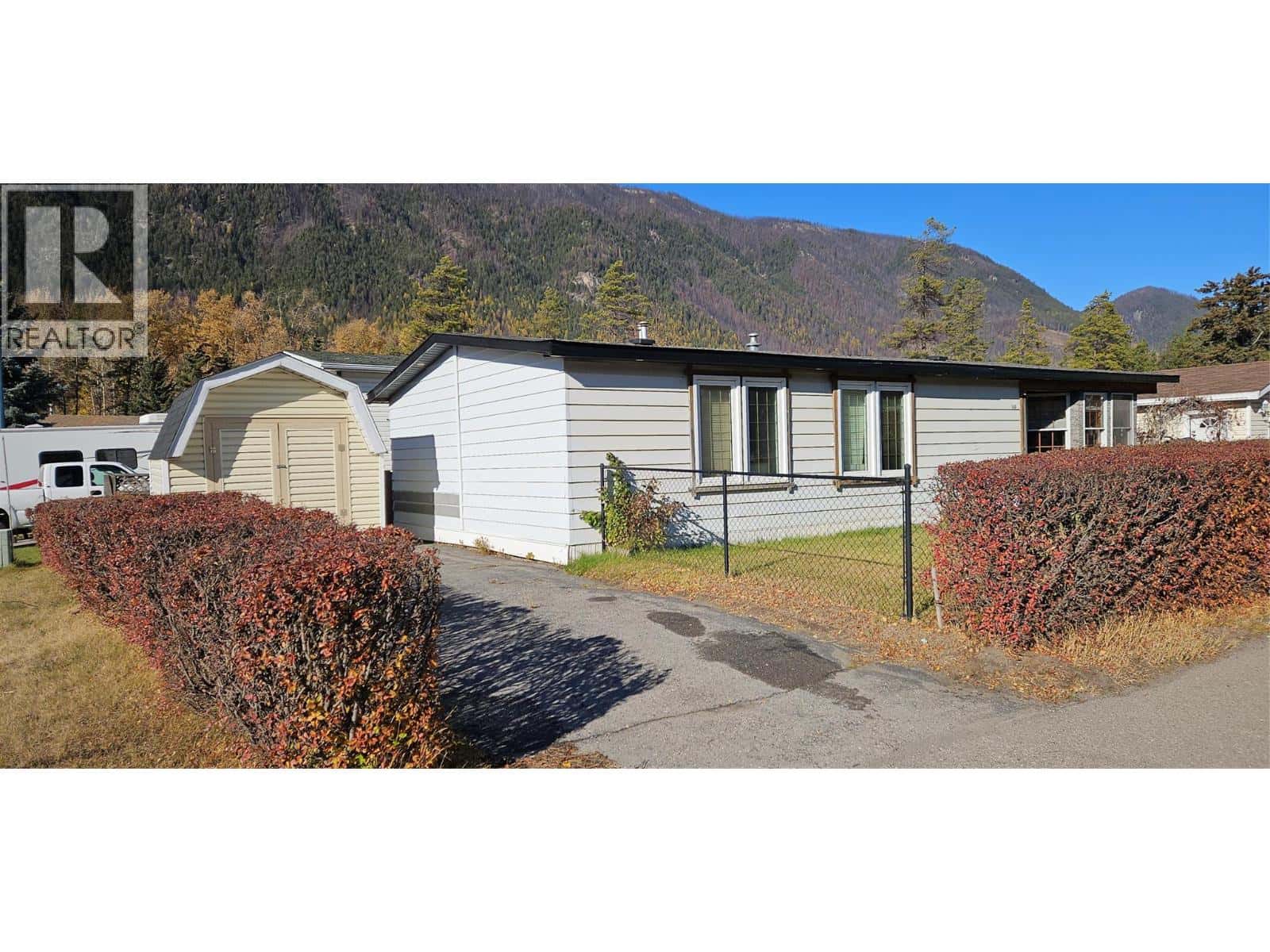 540 Buckthorn Road — Sparwood, British Columbia - Photo 2 of 25