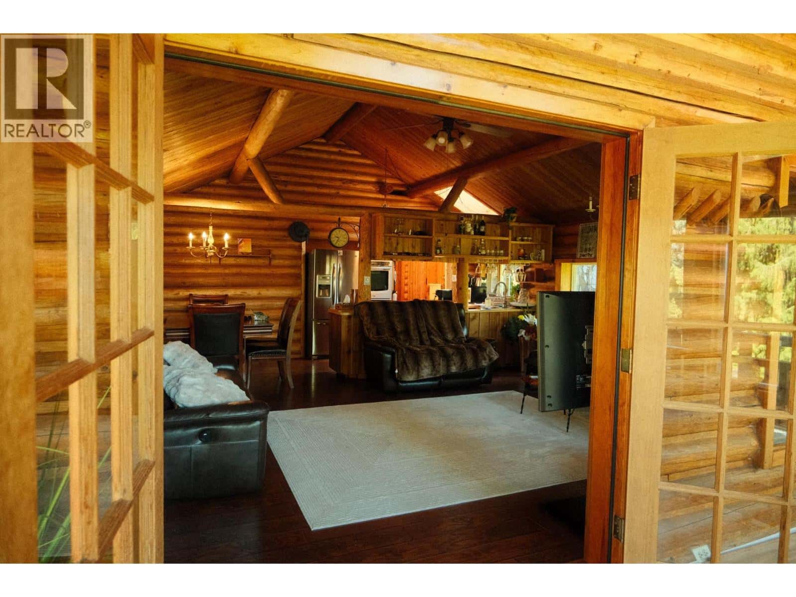 4061 Torry Road — Eagle Bay, British Columbia - Photo 5 of 34