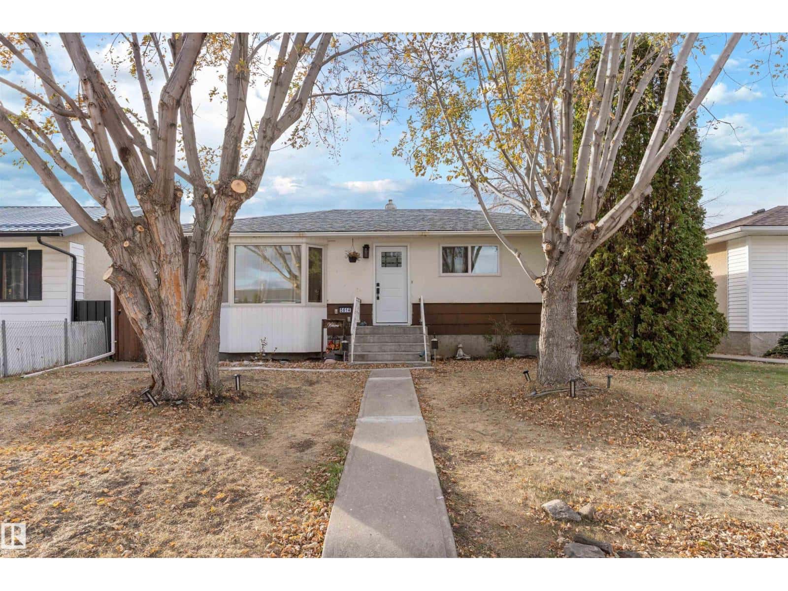 5614 48A ST — Vegreville, Alberta - Photo 2 of 45