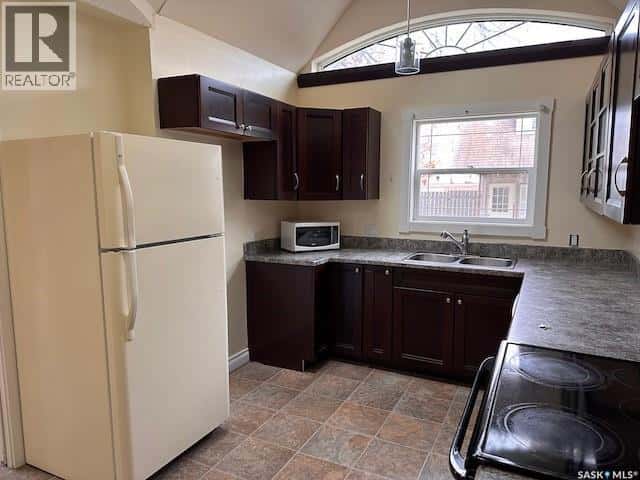 809 Herbert AVENUE — Herbert, Saskatchewan - Photo 4 of 26