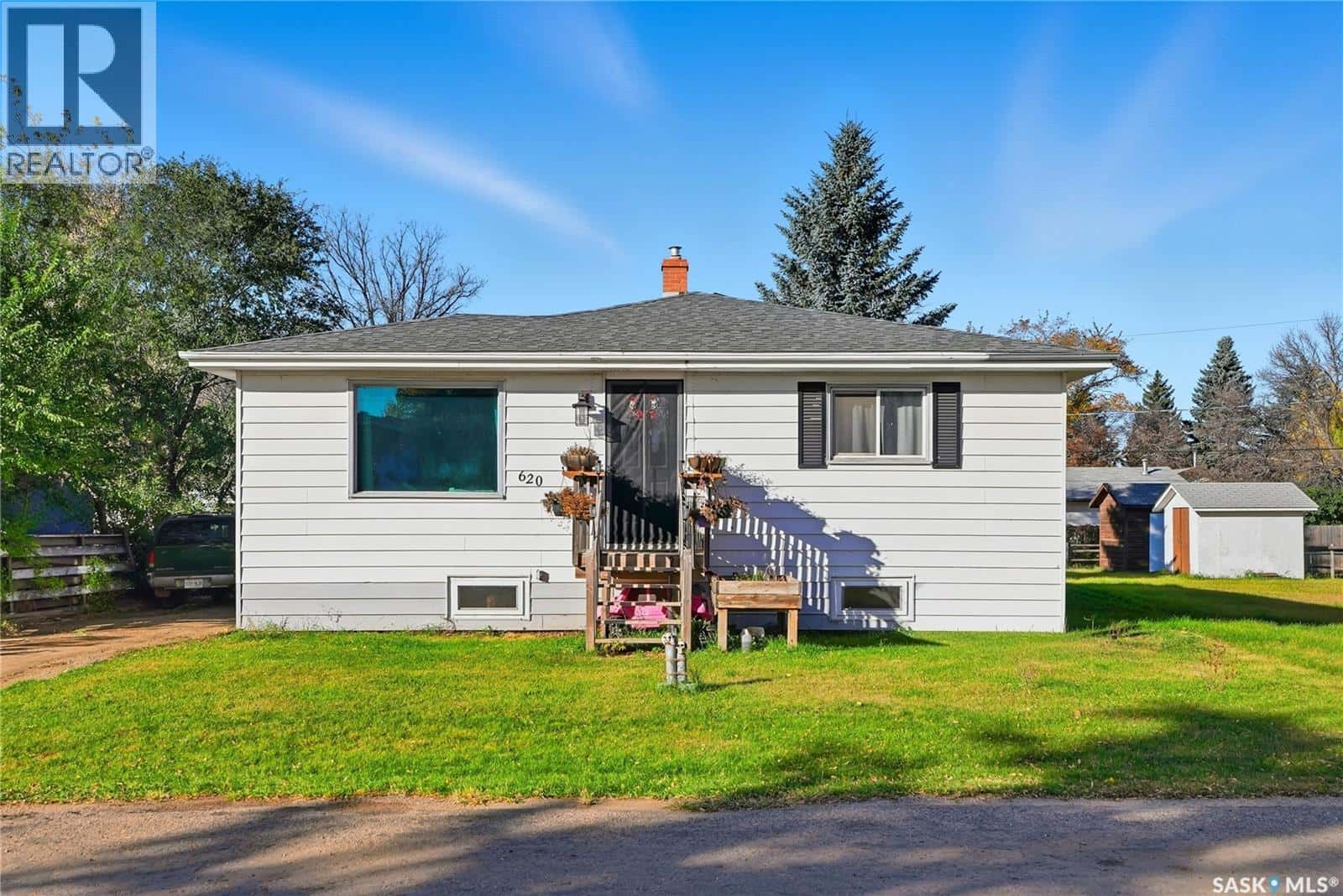 620 Miles STREET — Asquith, Saskatchewan - Photo 2 of 40