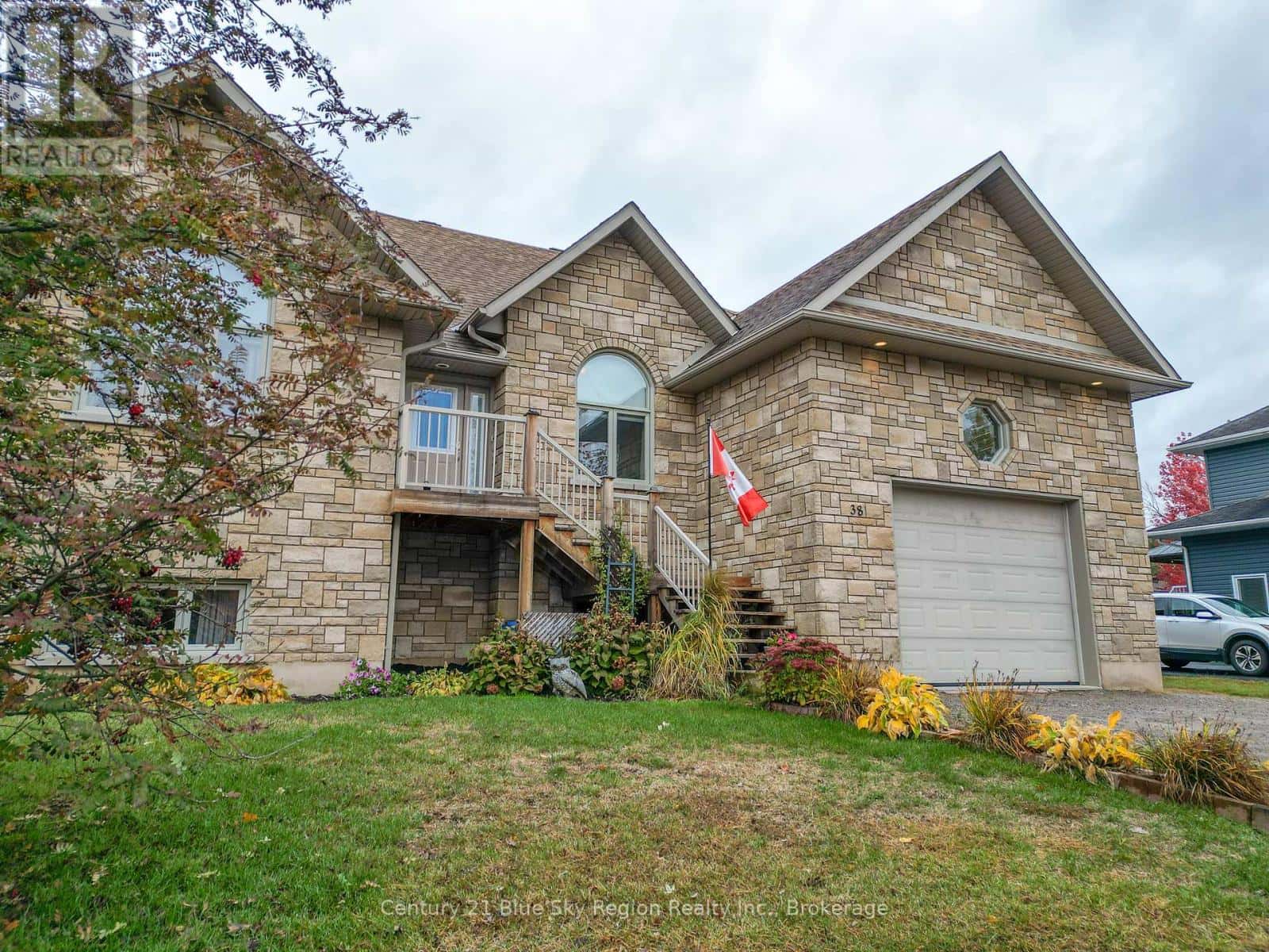 38 CEDARGROVE COURT — Callander, Ontario - Photo 3 of 50