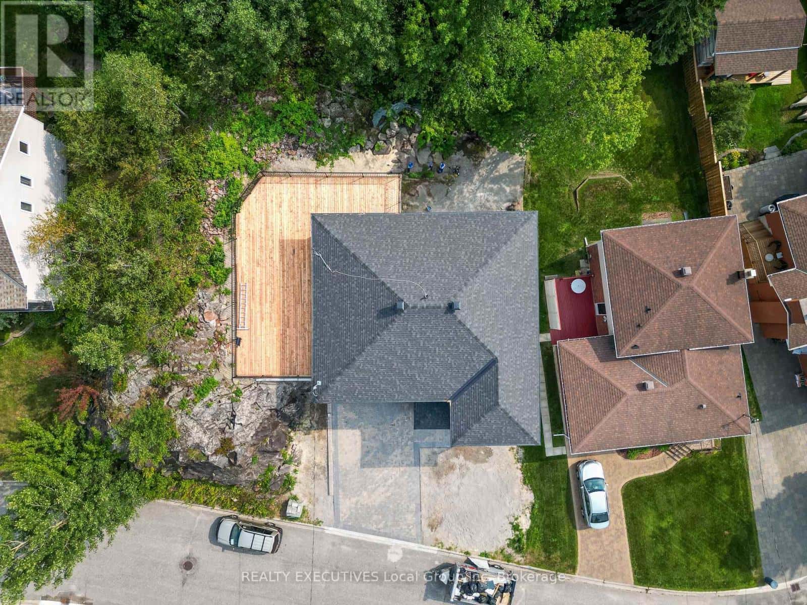 29 SHALLOT CRESCENT — North Bay (Birchaven), Ontario - Photo 2 of 46