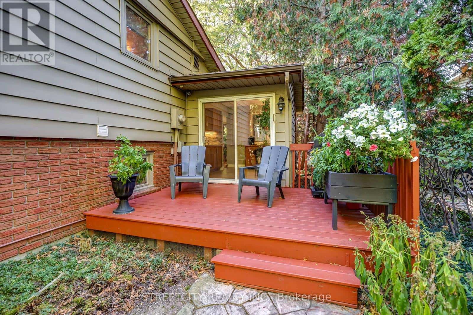 71 GLENBURNIE CRESCENT — London North (North H), Ontario - Photo 5 of 50