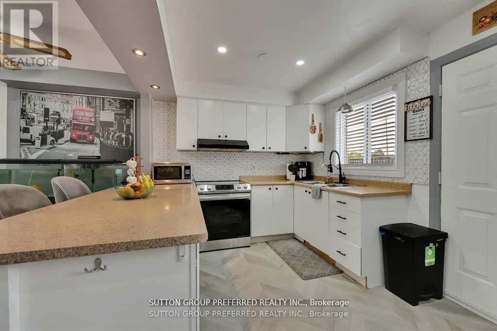 71 - 320 WESTMINSTER AVENUE — London South (South H), Ontario - Photo 4 of 26