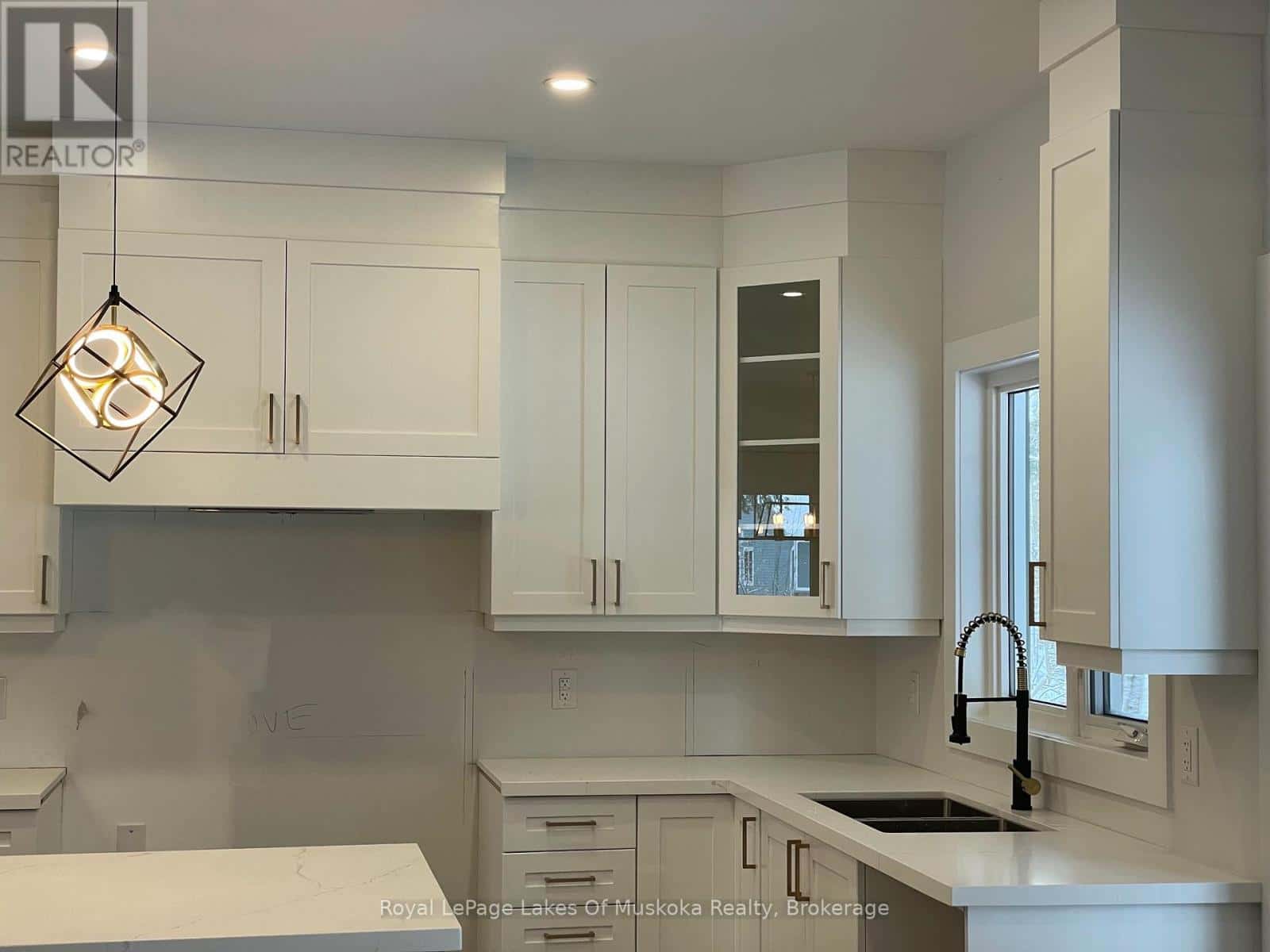 5 MEADOW ACRES ROAD — Oro-Medonte (Warminister), Ontario - Photo 4 of 11