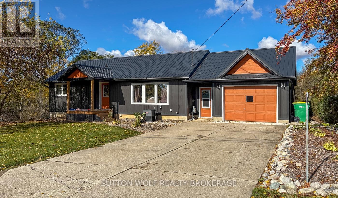 235 WILLIAM STREET — Southwest Middlesex, Ontario - Main photo