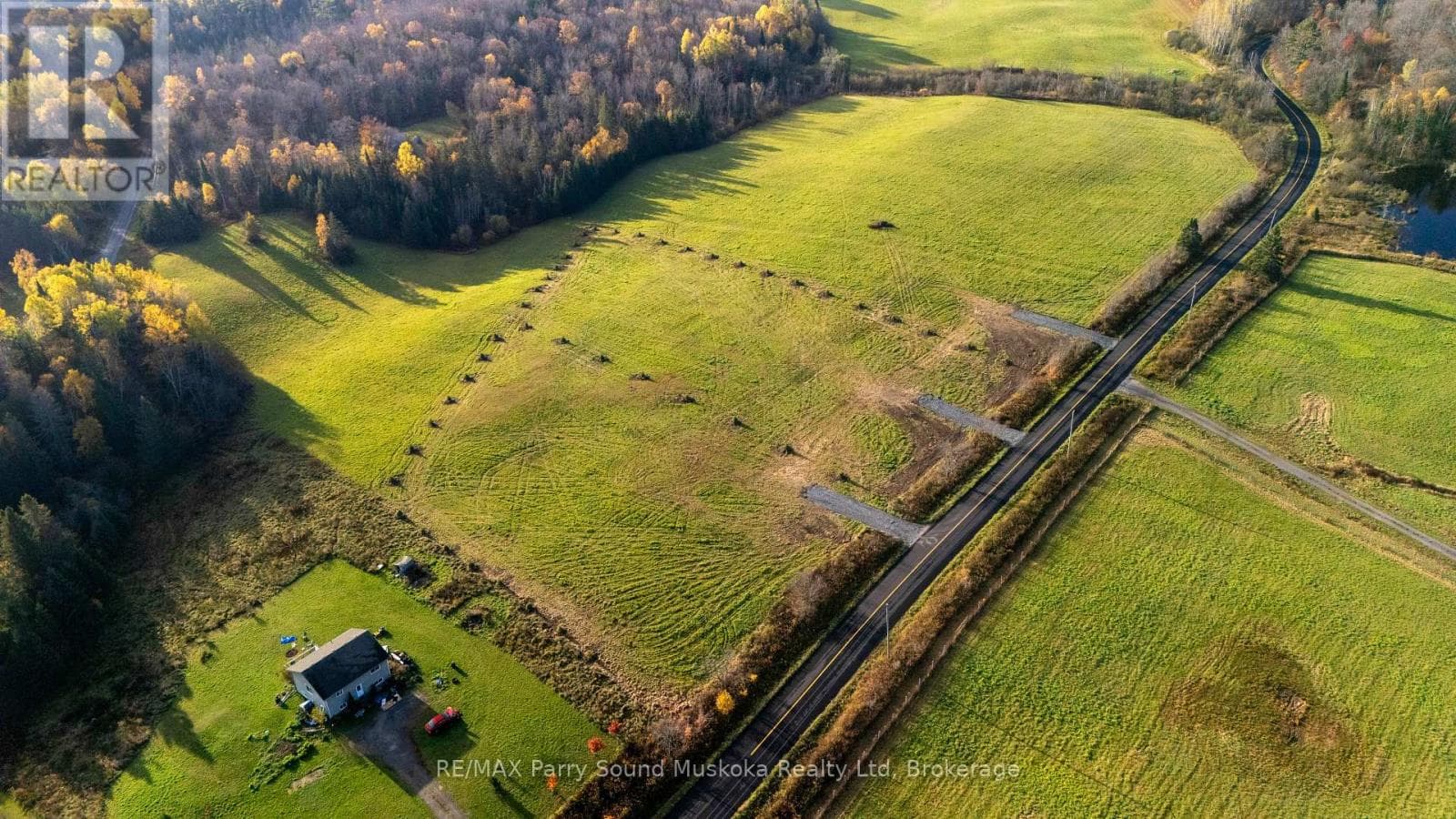 271 BALSAM CROSS — McKellar, Ontario - Main photo