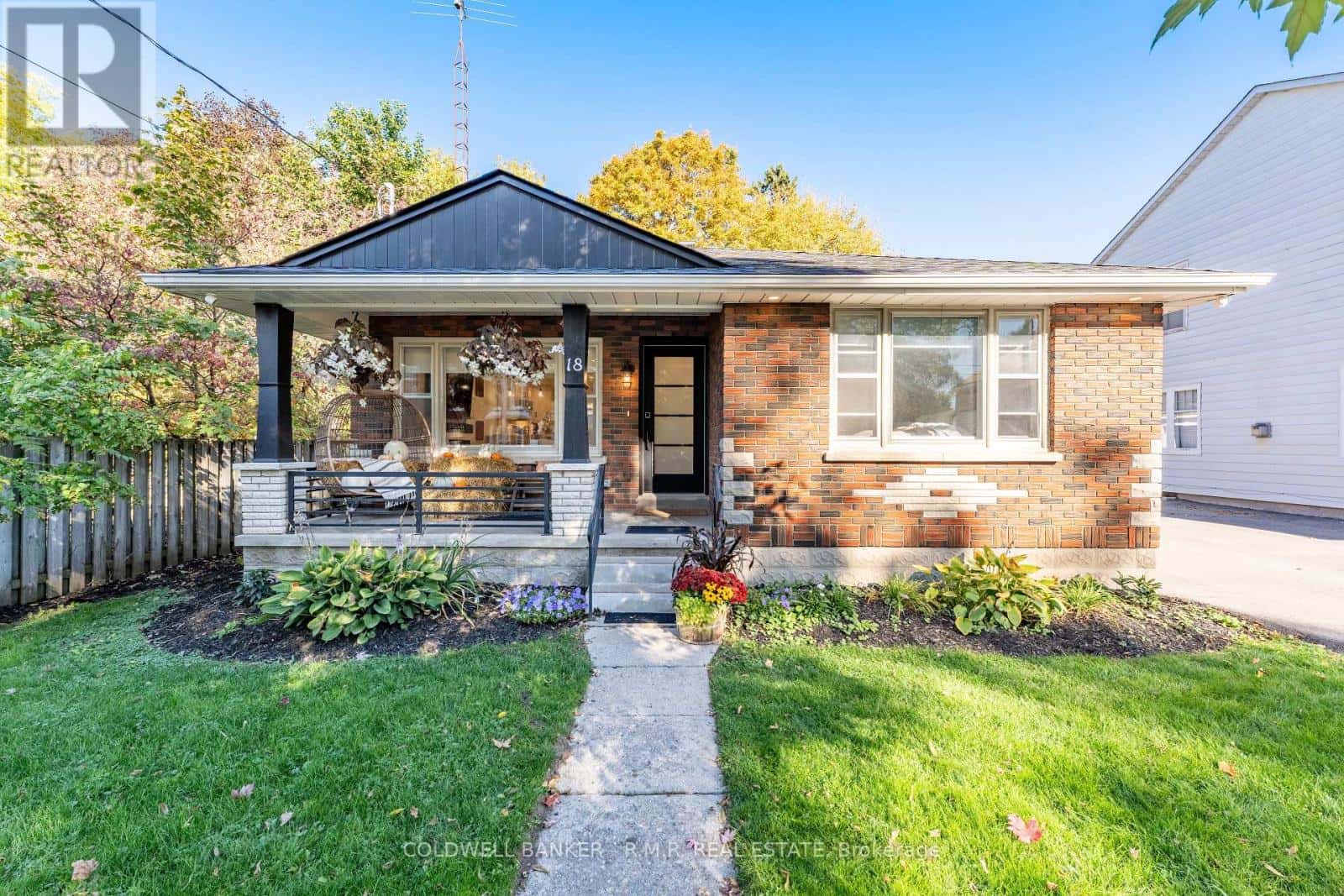 18 CENTREVIEW STREET — Clarington (Orono), Ontario - Photo 2 of 37