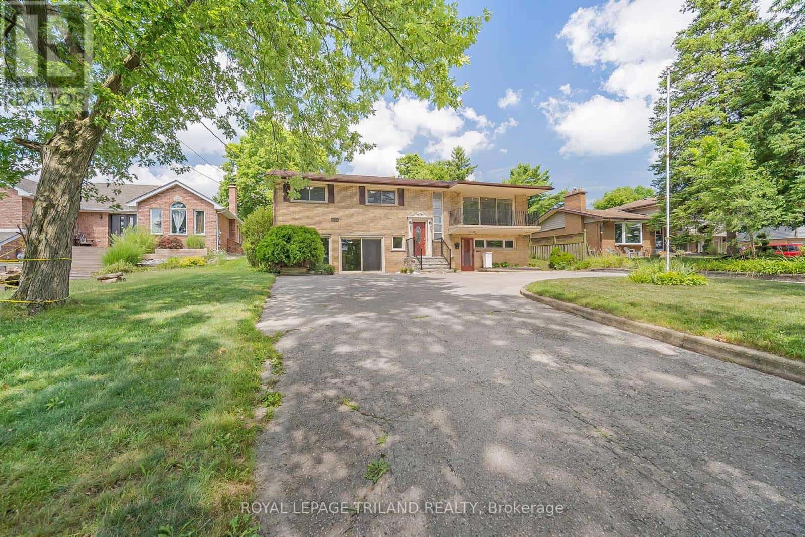 1210 HAMILTON ROAD — London East (East P), Ontario - Photo 2 of 40