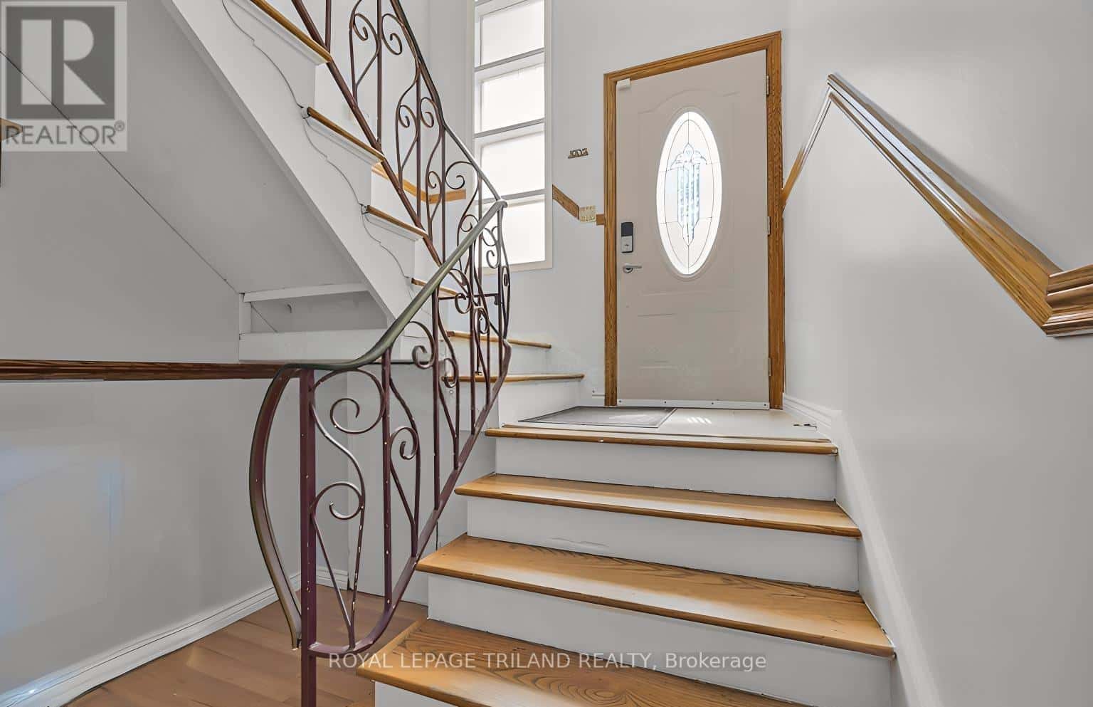 1210 HAMILTON ROAD — London East (East P), Ontario - Photo 5 of 40