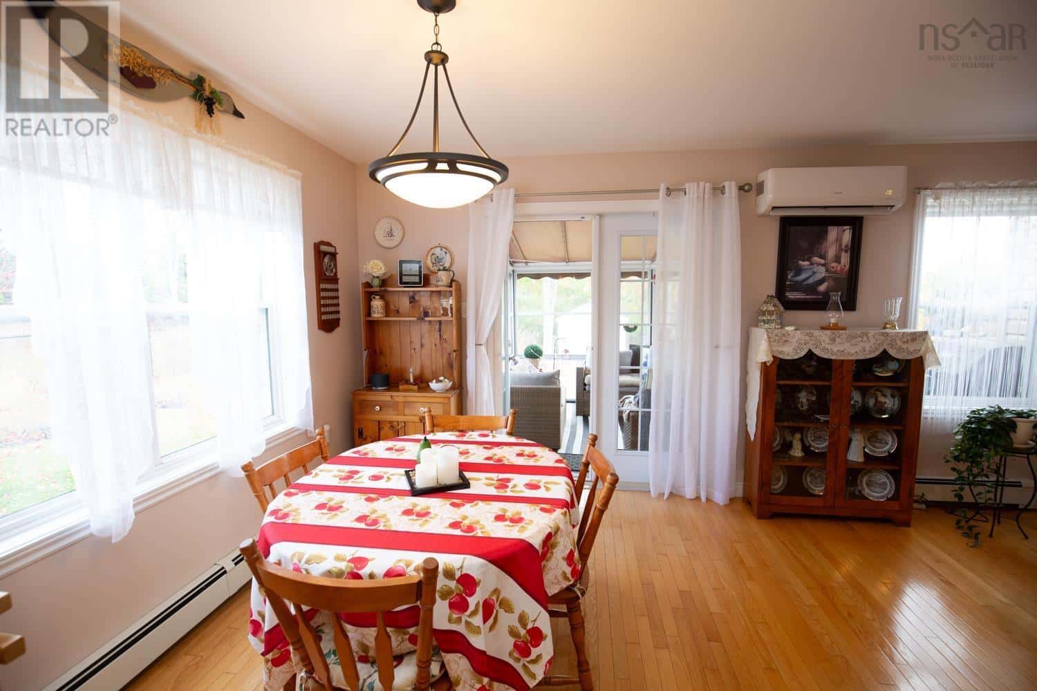 111 PARKSIDE Drive — Valley, Nova Scotia - Photo 4 of 37