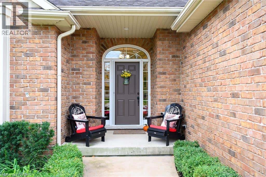 8 BACON Lane — Fonthill, Ontario - Photo 3 of 47