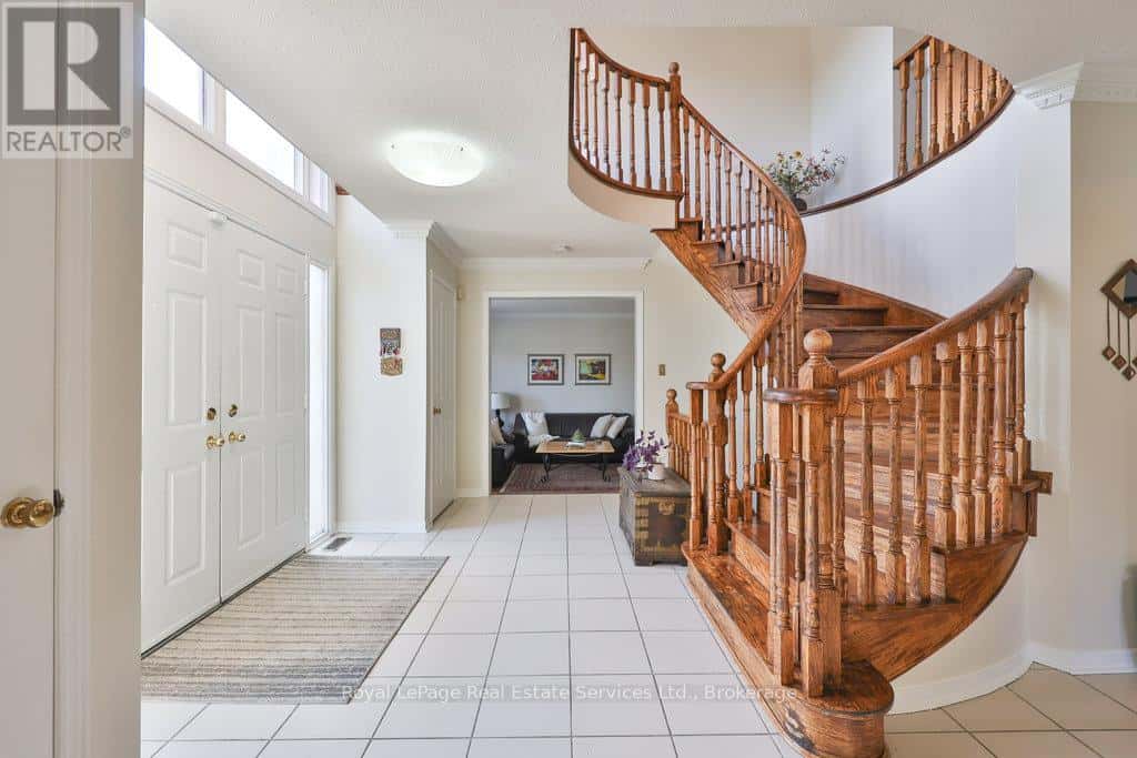 2411 STOLL DRIVE — Oakville (CV Clearview), Ontario - Photo 4 of 49