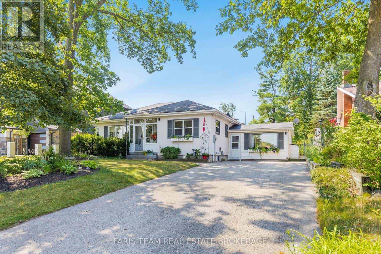 302 SUNNIDALE ROAD — Barrie (Sunnidale), Ontario - Photo 2 of 32