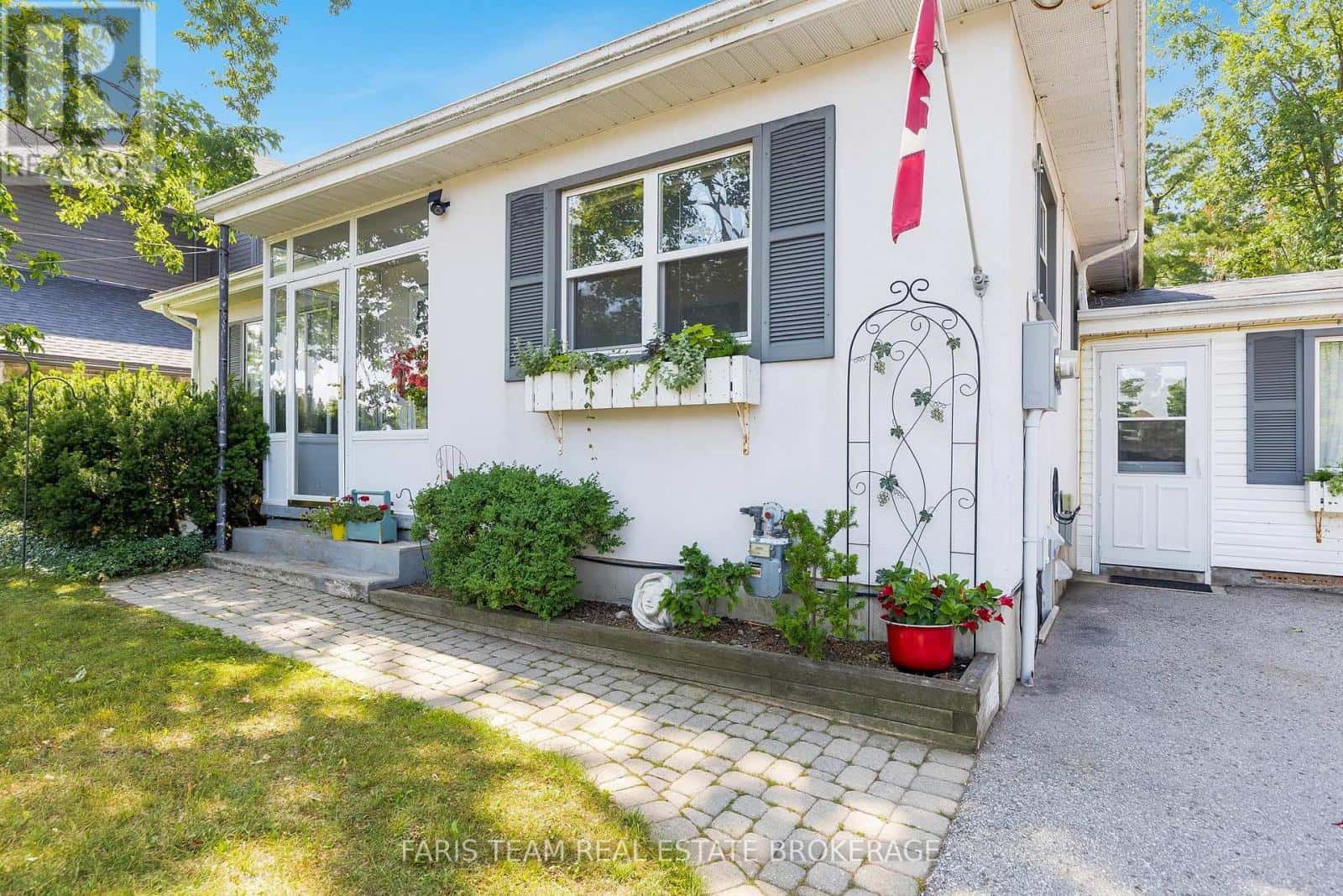 302 SUNNIDALE ROAD — Barrie (Sunnidale), Ontario - Photo 3 of 32