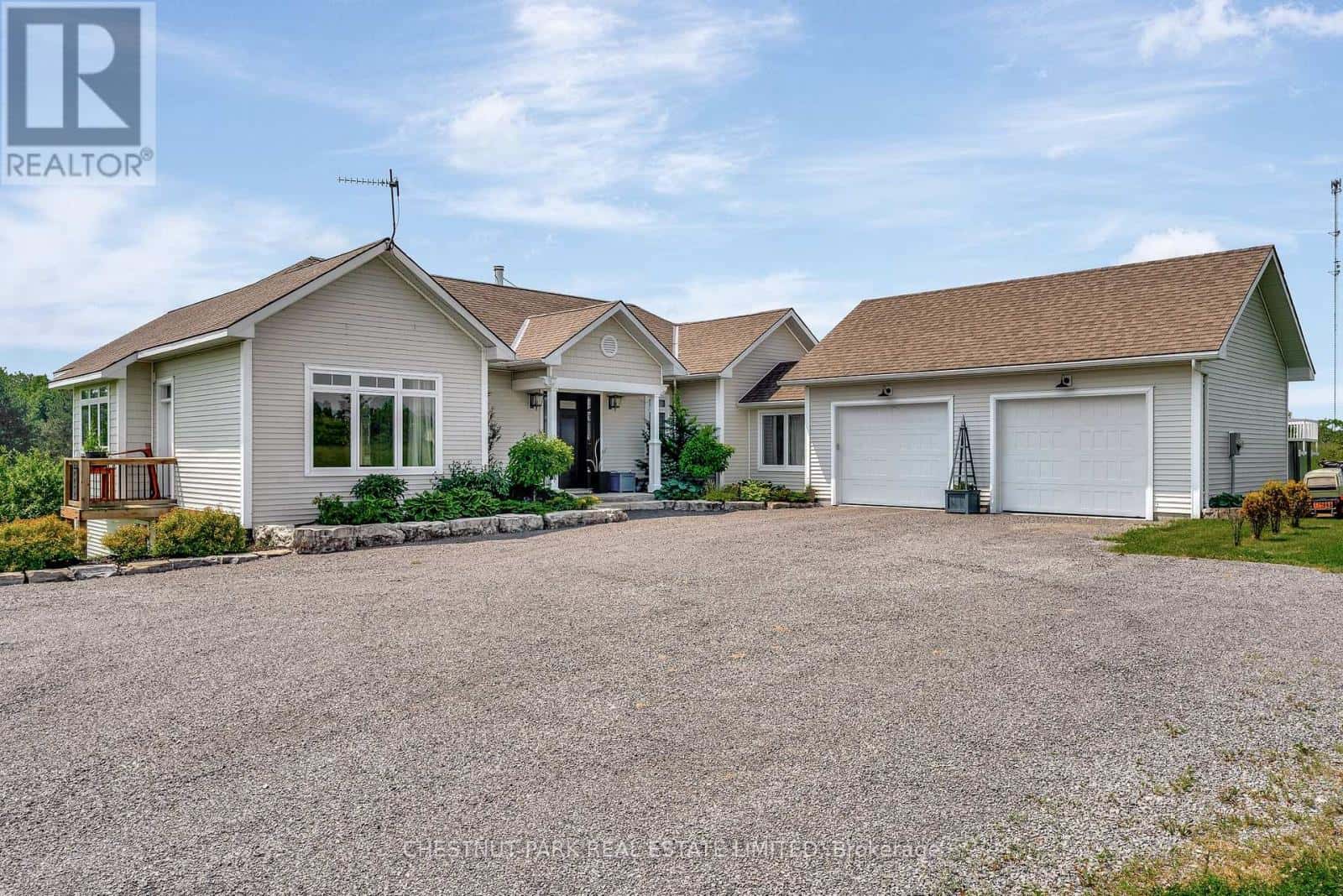 3118 COUNTY ROAD 10 ROAD — Prince Edward County (South Marysburg Ward), Ontario - Photo 2 of 47