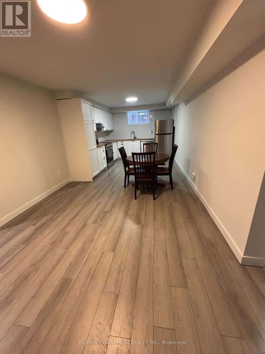 LOWER - 19 PAVAROTTI COURT — Hamilton (Gershome), Ontario - Photo 5 of 23