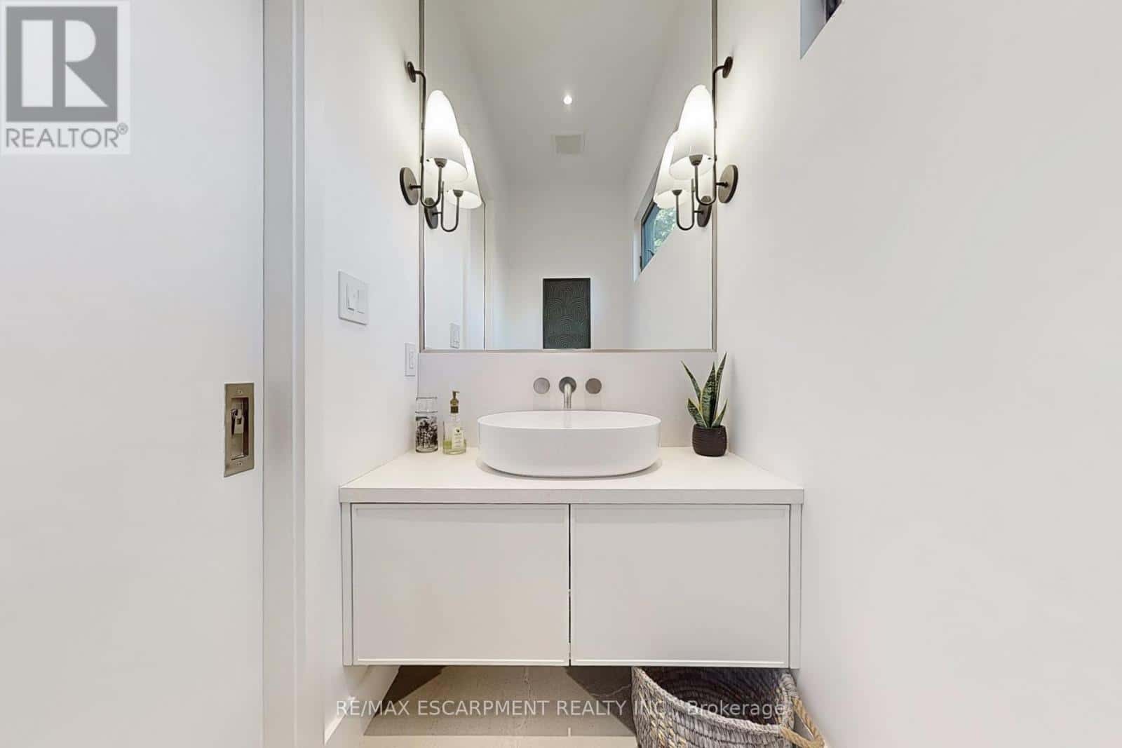 977 GORTON AVENUE — Burlington (Bayview), Ontario - Photo 5 of 51