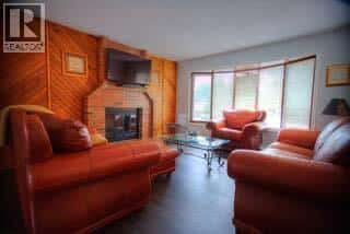 11538 21 Avenue — Blairmore, Alberta - Photo 4 of 30