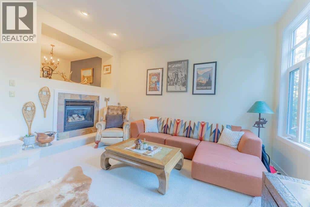 1, 153 Cave Ave — Banff, Alberta - Photo 5 of 47