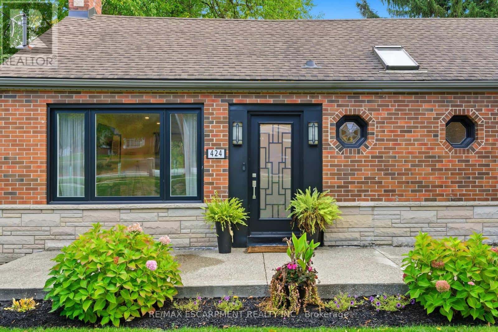 424 PLAINS ROAD W — Burlington (Bayview), Ontario - Photo 3 of 42