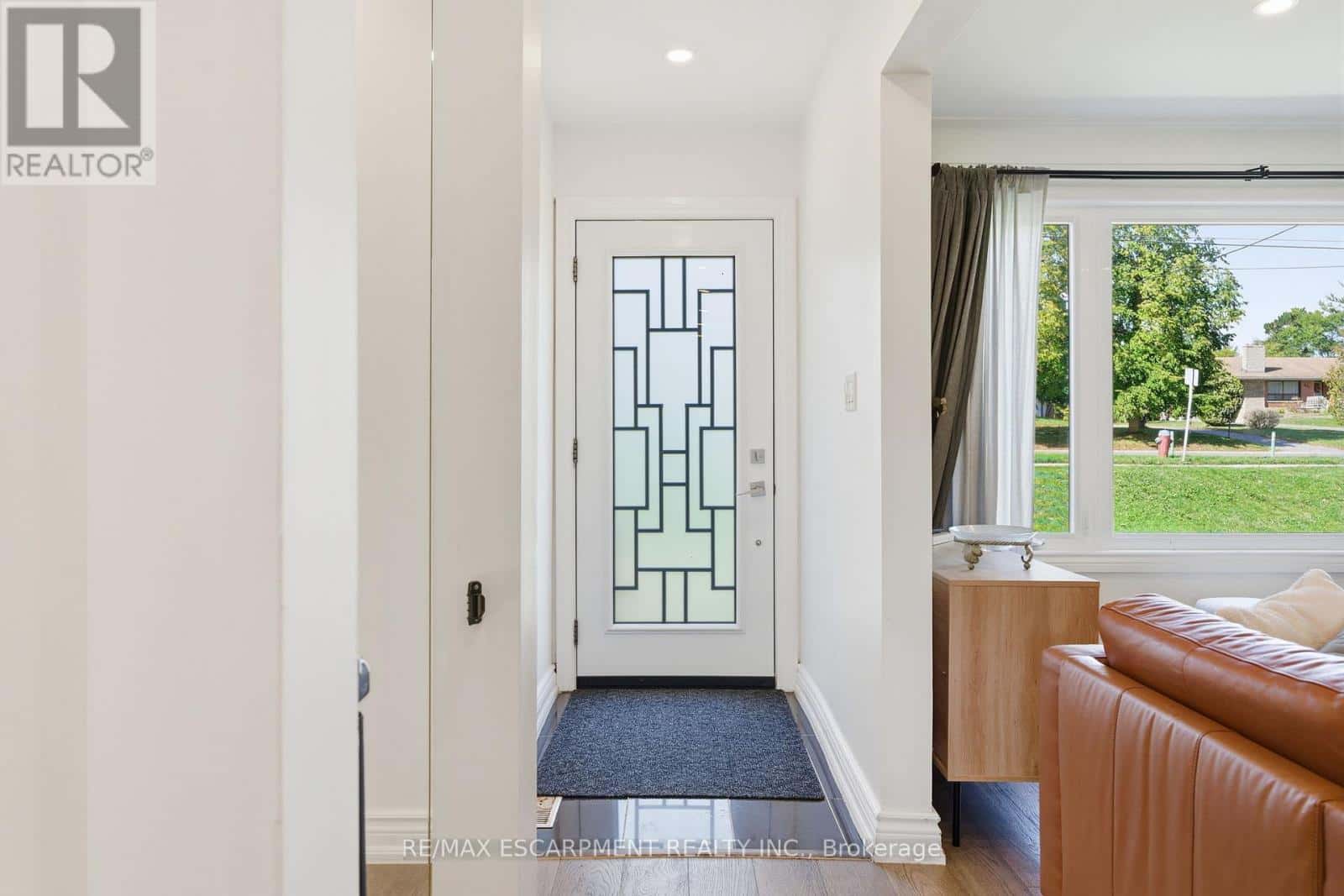 424 PLAINS ROAD W — Burlington (Bayview), Ontario - Photo 4 of 42