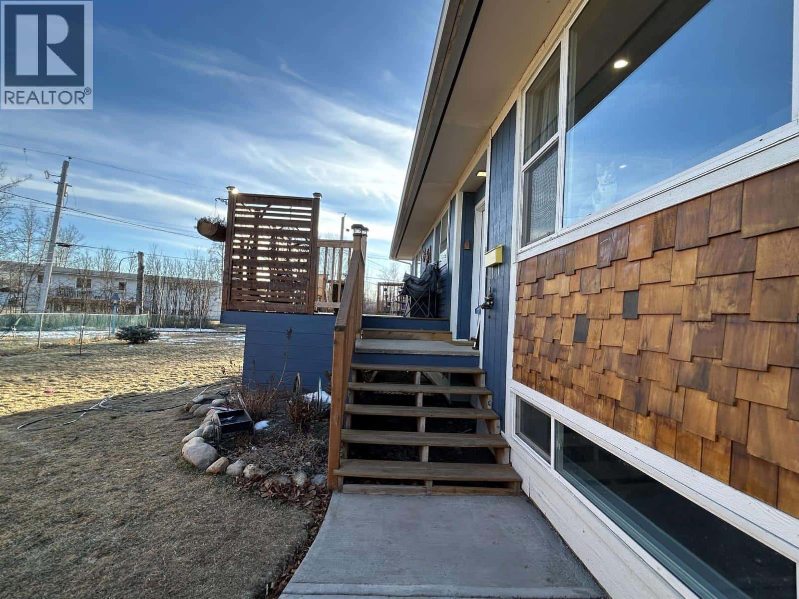 10204 TURNER CRESCENT — Hudsons Hope, British Columbia - Photo 2 of 40